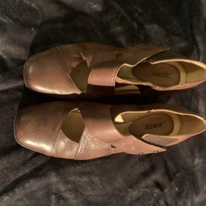 Earth Shoes Tan Leather, Excellent condition